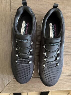 Skechers Black Memory Foam Slip-On Trainer BNWT Size 8.5